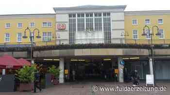 Fulda: Ätzende Chemikalie ausgelaufen - Feuerwehr-Einsatz auf Bahn-Gelände - Fuldaer Zeitung