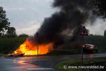 Auto brandt uit na ongeval