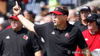 Louisville coach Scott Satterfield perplexed by clock issue during loss to Wake Forest - ESPN