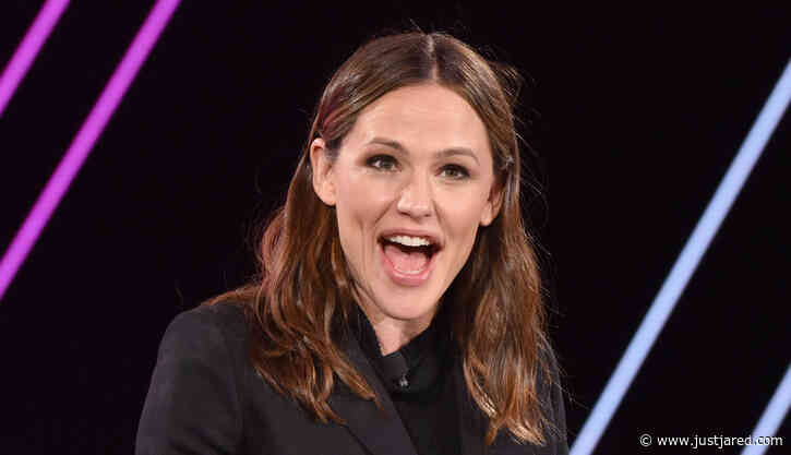 Jennifer Garner Texted a Selfie to a Celeb Friend, Then Was Told She Has the Wrong Number - See a Screencap!