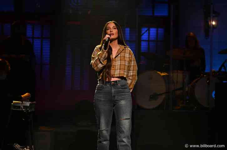 Kacey Musgraves Delivers Gorgeous ‘Star-Crossed’ Songs on ‘SNL’ Season Premiere