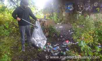 Time to take out the trash, as Smiths Falls' bascule bridge, public docks get cleanups - Ottawa Valley News