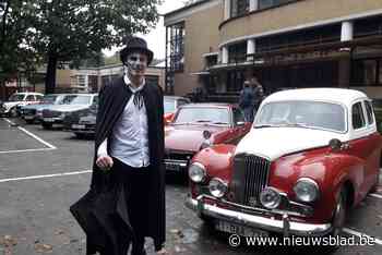 Ondanks regen bereikt oldtimerrit BuSo Kristus Koning doel: “Genoeg geld voor klimmuur en sportmateriaal”