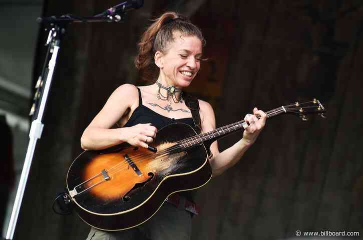 Ani DiFranco to Be Honored at John Lennon Benefit Show in New York