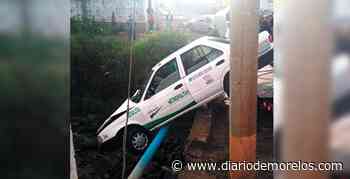Roban un taxi, pero acaban chocando en Cuernavaca - Diario de Morelos
