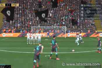 Bugs de FIFA 22 presentan a un par de tiros libres fuera de toda norma - La Tercera