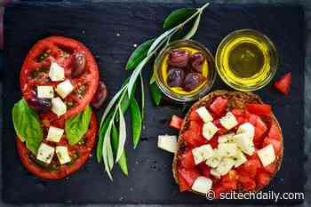 Benefits of the Mediterranean Diet Pass On to Families of Patients Who Follow It