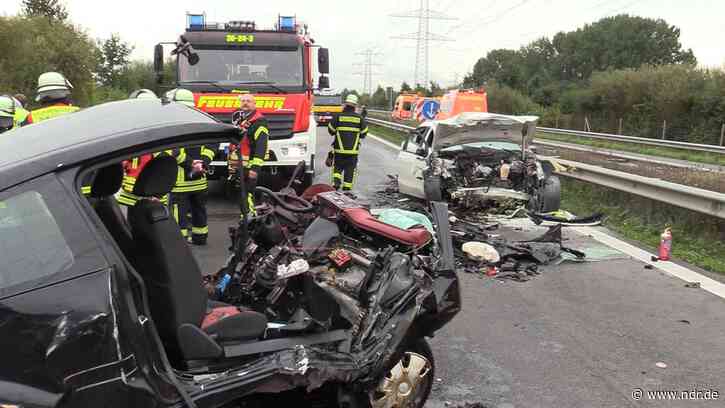 Geisterfahrerin verursacht Unfall bei Stade - zwei Tote - NDR.de