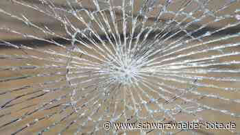 Einbruch in Calw: Unbekannter schlägt Scheibe an Schule ein