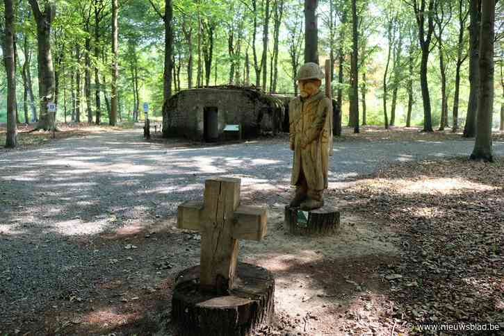 Loopgravenwandeling tijdens Nacht van de Duisternis