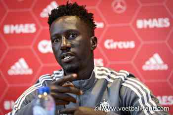 &quot;Roddels en onfrisse bijnamen&quot;: Spelers ook niet vrijuit bij ontslag Mbaye Leye