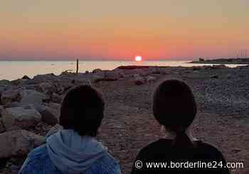 Bari, studenti in spiaggia per disegnare l'alba: “Esperienze che non si dimenticano” - Borderline24.com