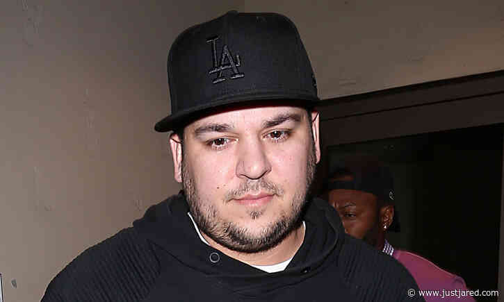 Rob Kardashian Seen in Rare New Photo During Dinner with His Siblings!