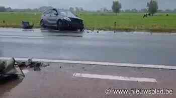 Twee inzittenden gewond na frontale botsing op Oostendsesteenweg