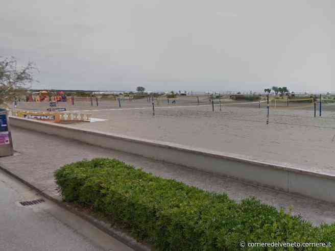 Caorle, cadavere di un’anziana sul lungomare. Ipotesi auto-pirata - Corriere della Sera