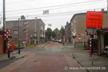 Spooroverweg tot eind oktober gesloten