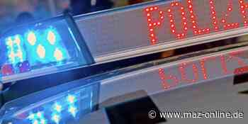 Mercedes in Flammen: Kleintransporter brennt über Nacht in Bad Belzig aus - Märkische Allgemeine Zeitung