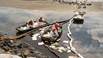 California oil spill renews Democrats' efforts to rein in offshore drilling