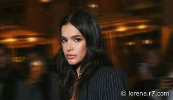 Bruna Marquezine usou sutiã transparente em desfile de Paris - R7.COM