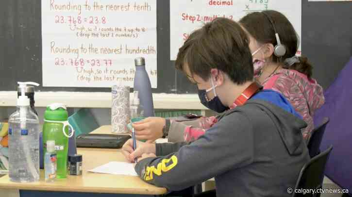 'Too little, too late': Critics respond after Alberta reinstates contact tracing in schools