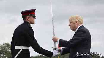 Briten-Premier zeichnet Fähnrich aus Sachsen mit Silber-Schwert aus - BILD