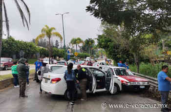 Otra carambola en bulevar Xalapa-Coatepec, pese a operativo de radar | e-consulta.com 2021 - e-consulta Veracruz