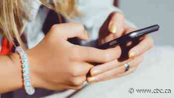 Instagram fuels both body-image issues and social connections, teen girls say