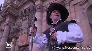 "Nachtwächter" in Fulda unterwegs - Video: | hessenschau.de | TV-Sendung - hessenschau.de
