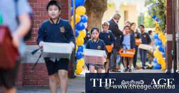 Staggered return to schools disruptive for families, Sutton admits - The Age