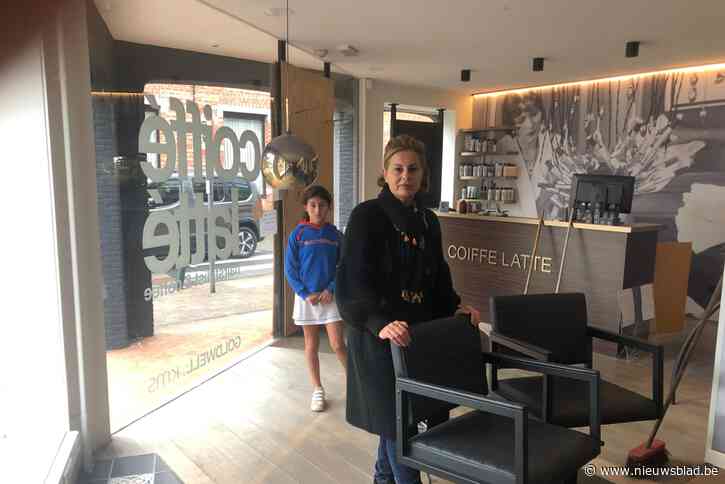 Dieven plegen ramkraak op kapsalon en koffiehuisje: “Daders waren alleen op zoek naar geld”