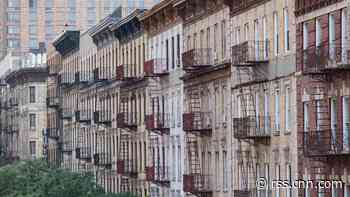 Manhattan apartment sales hit a 30-year high