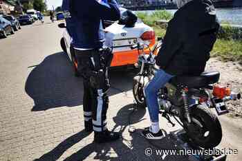 Politie controleert 16 bromfietsen: 14 ervan zijn opgedreven
