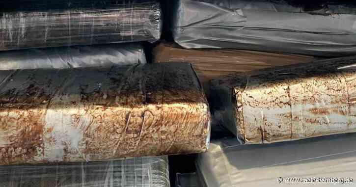 Zoll findet rund 22 Kilogramm Kokain in herrenlosem Koffer