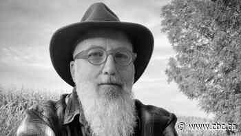 Author says City of Hamilton is 'aggressively' removing his signs honouring a former slave