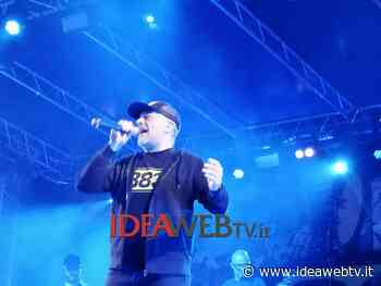 Fossano si rituffa negli anni '90 con Max Pezzali (VIDEO E FOTO) - www.ideawebtv.it - Quotidiano on line della provincia di Cuneo - IdeaWebTv