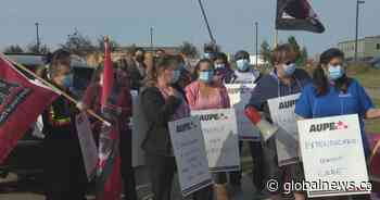 Lethbridge workers protest Extendicare benefit cuts