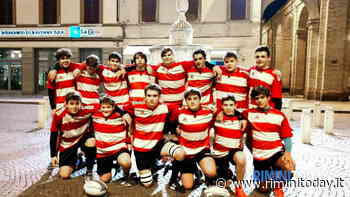 Piazza Cavour si copre d’erba e diventa un campo da rugby da 600 metri quadrati - RiminiToday