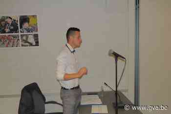 Jens Stoffelen legt de eed af als raadslid - Gazet van Antwerpen