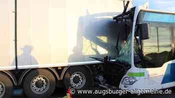 Linienbus fährt auf B300 gegen Lastwagen: 140.000 Euro Schaden - Augsburger Allgemeine