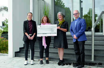 Spende von Juzo an mamazone eV anlässlich des Welt-Brustkrebstages - Aichach-Friedberg - B4B Schwaben