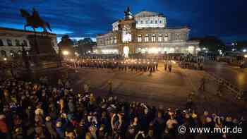 Großer Zapfenstreich in Dresden für Panzergrenadiere - MDR