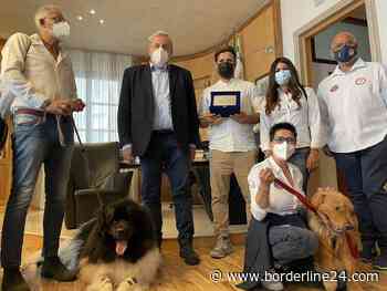 Bari, ha salvato tante vite in mare: Emiliano consegna la targa in memoria del cane bagnino Texas - Borderline24.com