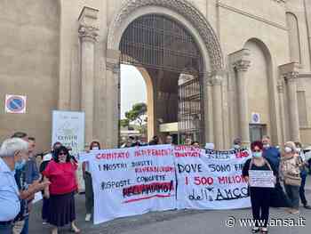 Pop.Bari: protesta risparmiatori, 'Stato ci volta le spalle' - ANSA Nuova Europa