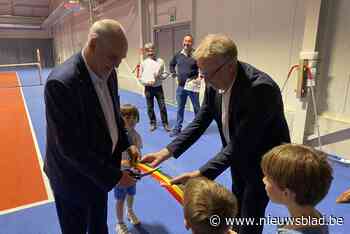 Deze tennisclub is de eerste klimaatneutrale van het land: “Daarvoor hebben we 300 zonnepanelen op het dak gelegd” - Het Nieuwsblad