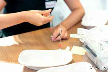 Mensen met een afweerstoornis kunnen vanaf nu derde prik halen - wnl.tv