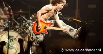 Een jaar na de dood van Eddie van Halen komt zijn eigen straat of plein in Nijmegen dichterbij - De Gelderlander