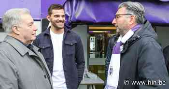 Anderlecht eert Raymond Goethals, die vandaag 100 zou geworden zijn, met komst reus 'Raimundo' - Het Laatste Nieuws