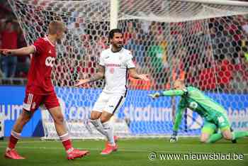 Anderlecht-spelers spreken schande over veld tijdens Clasico: “Dat Standard niet sproeit, is sabotage” - Het Nieuwsblad