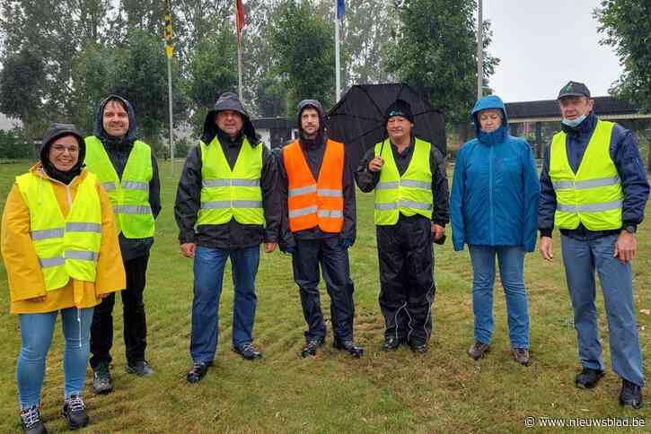Medewerkers afvalintercommunale ruimen sigarettenpeuken, mondmaskers en veel ander zwerfvuil<BR />