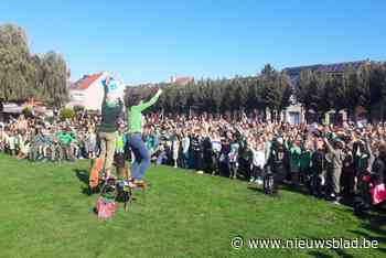 Achthonderd kinderen zingen voor het klimaat